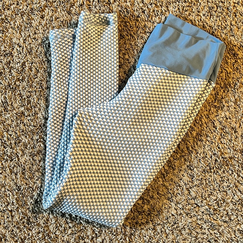 Blue leggings
